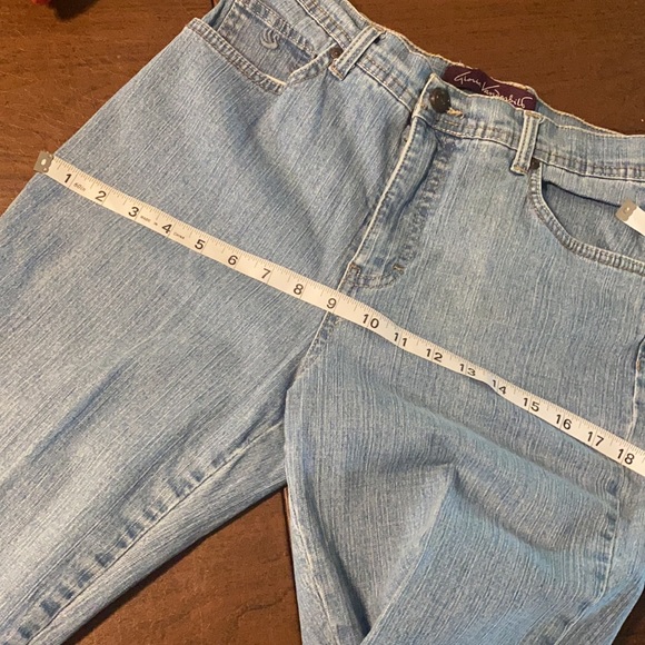 Gloria Vanderbilt Jeans size 8 lighter blue - Picture 6 of 7